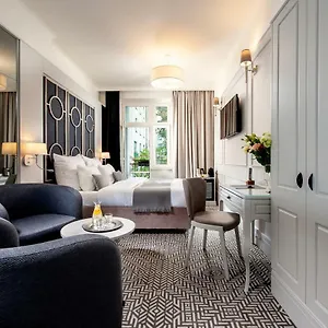 Amber Design Aparthotel